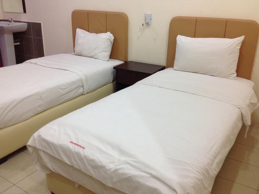 Dg One Stop Budget Hotel Ipoh Room photo